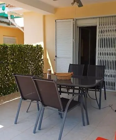 Nyaraló George House Paliúri