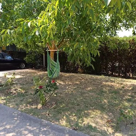 George House Nyaraló